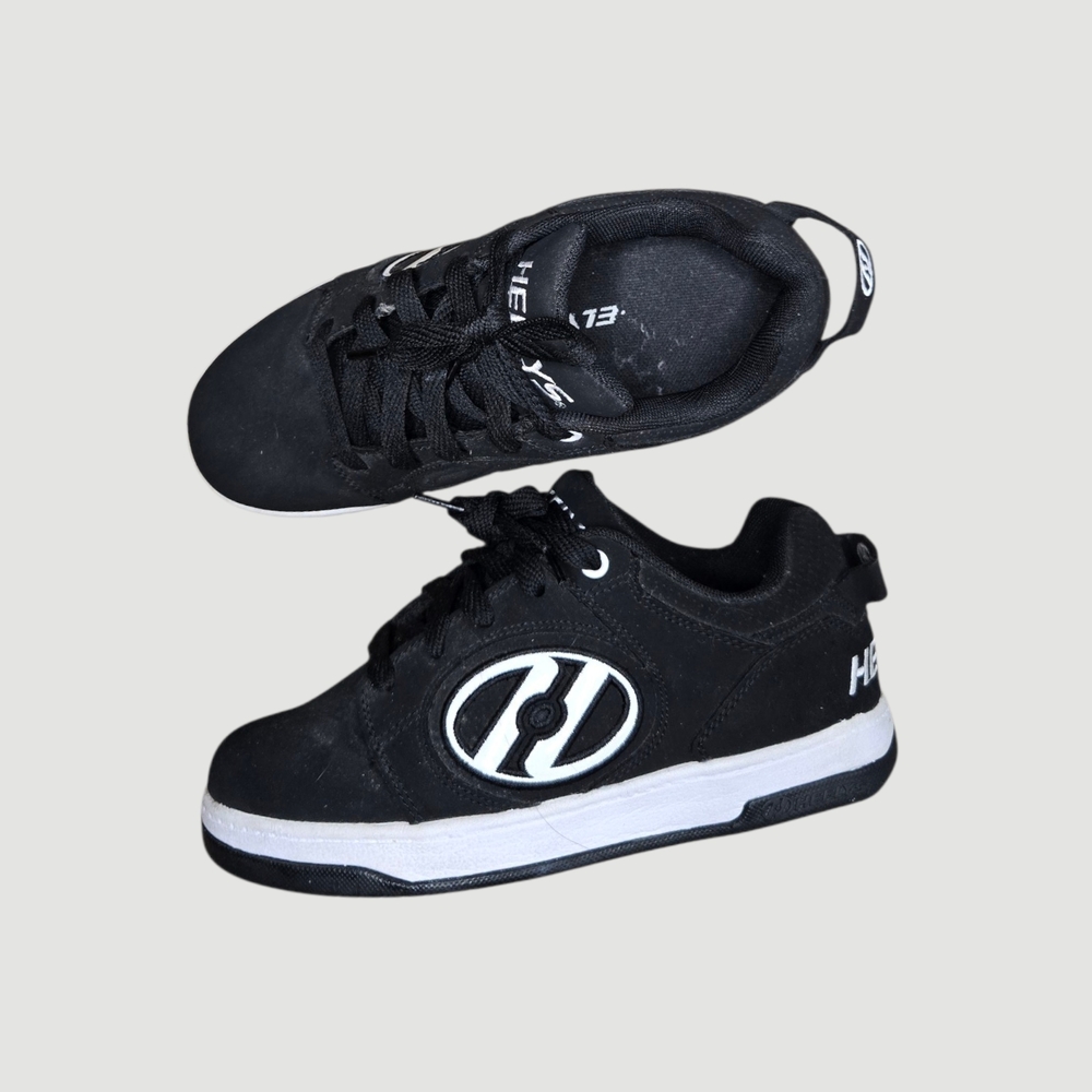 Heelys Voyager Black Skate Shoes with Wheels!